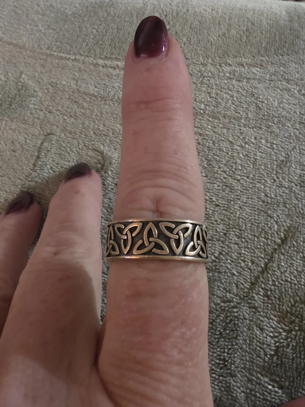 🌞3/$25- Vintage Stainless Celtic Knot Wide Band Ring in Antique🌞
